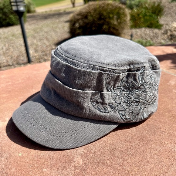 Anna & Ava | Hat | OS | Gray w/floral embroidery | EUC - Picture 2 of 10